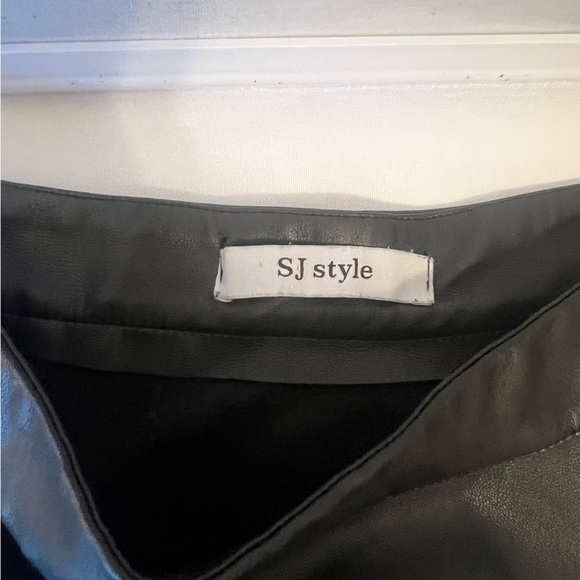 SJ style leather skort - Picture 3 of 4